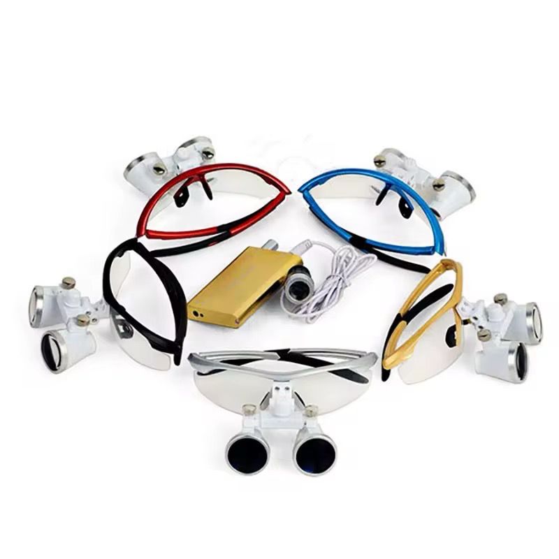 LENTE D’INGRANDIMENTO BINOCULARE 2.5x CON LUCE