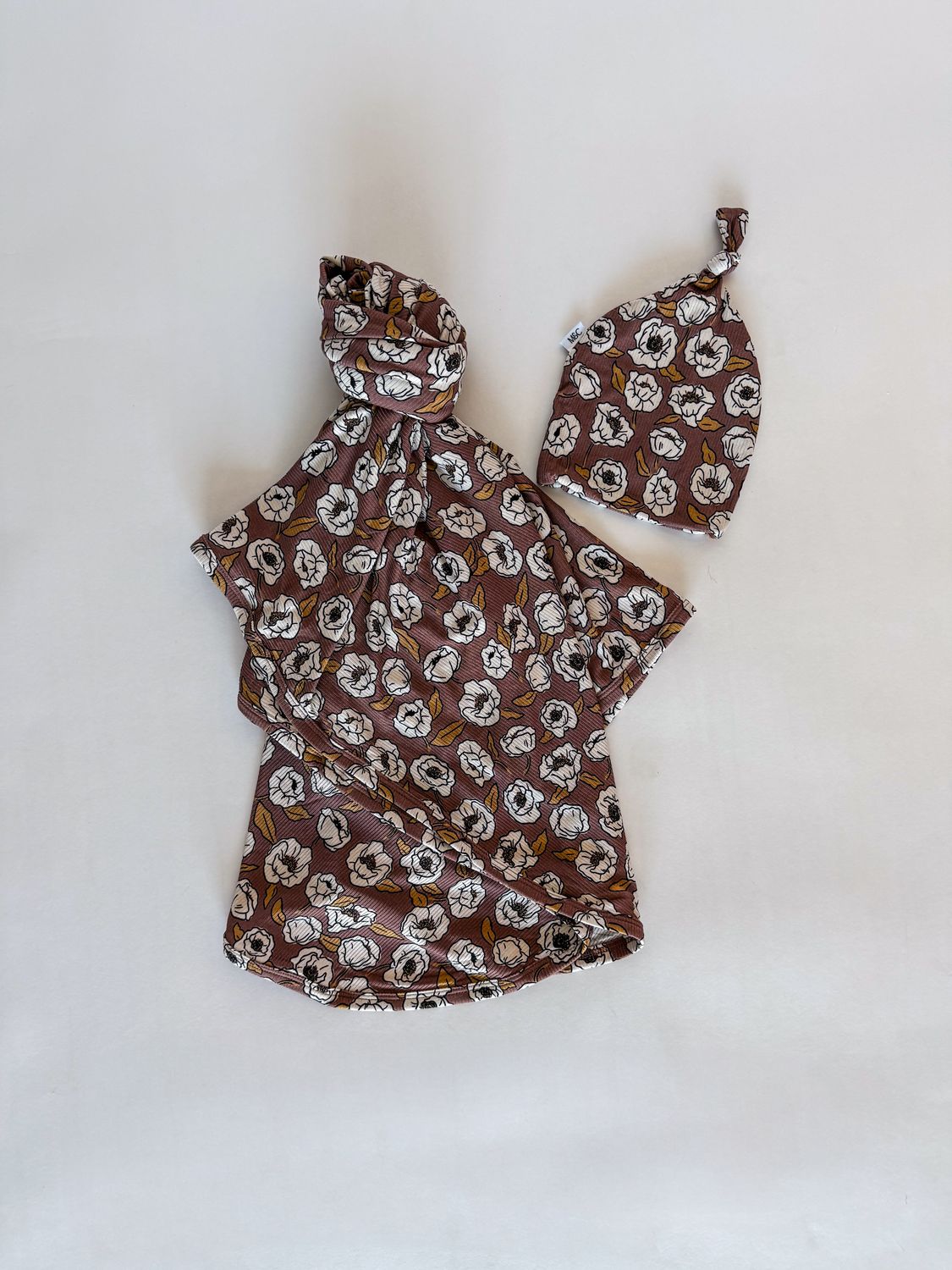 Gwen Ribbed Bamboo Swaddle & Hat Set