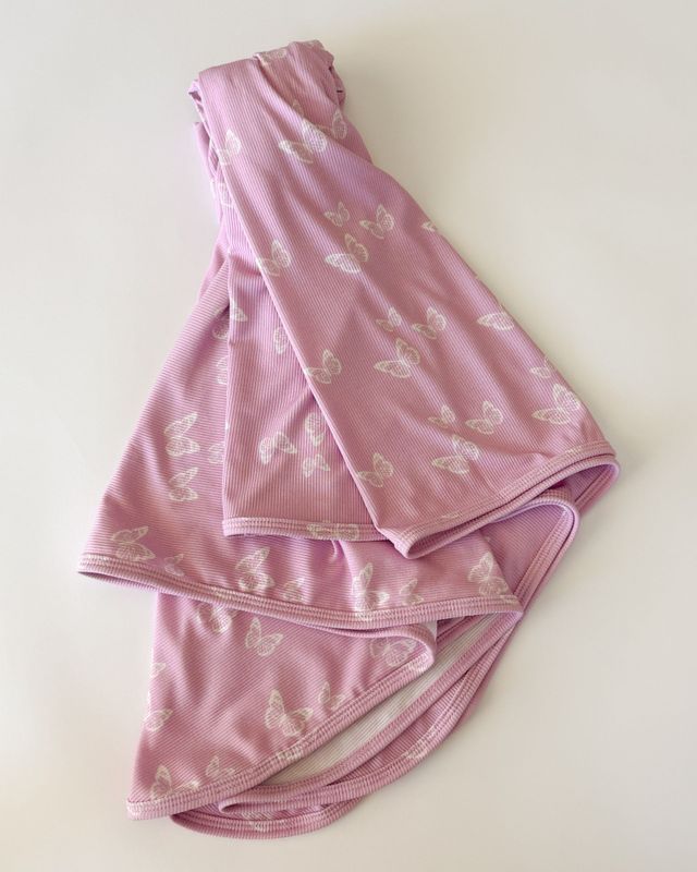 Lucy Ribbed Bamboo Swaddle