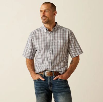 Ariat Men's Wrinkle Free Onyx Classic Fit Button Down Shirt 10054814