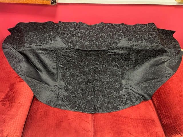 CAPOTES DE PASEO BORDADOS CORDÓN Y CRISTAL