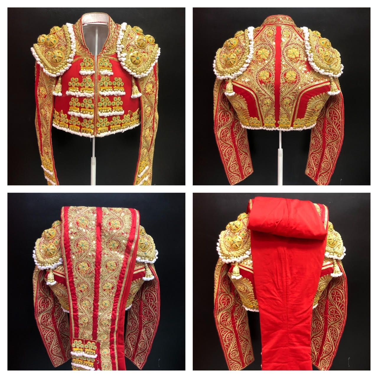 TRAJES EN ORO