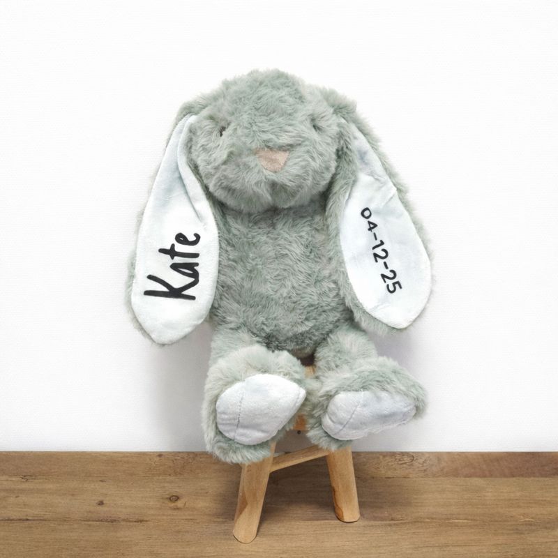 Geboorteknuffel met naam en geboortedatum