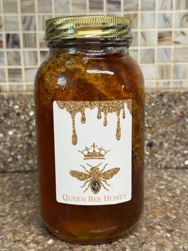 Queen Bee Honey w’ Honeycomb 32 oz