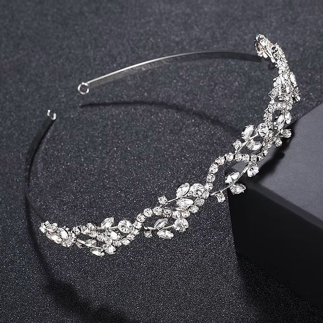 🌸 Pareldiadeem Grace – Elegant haardiadeem voor communie & feest