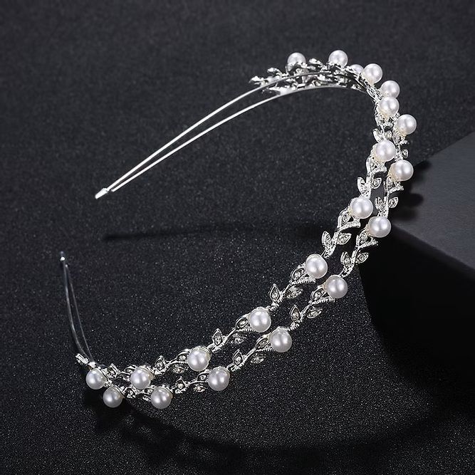🌸 Pareldiadeem Gabriella – Elegant haardiadeem voor communie & feest