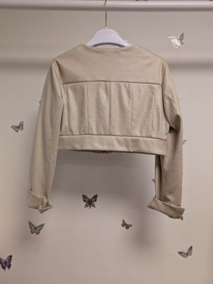 Jasje Champagne – met kanten halsdetail
