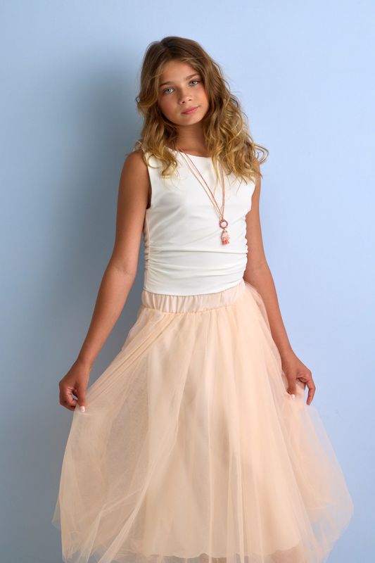 2-delige feestset “Chiara” – perzikkleurige tulerok met witte top – Nina & Lucia 2-delige feestset “Chiara” – perzikkleurige tulerok met witte top – Nina & Lucia