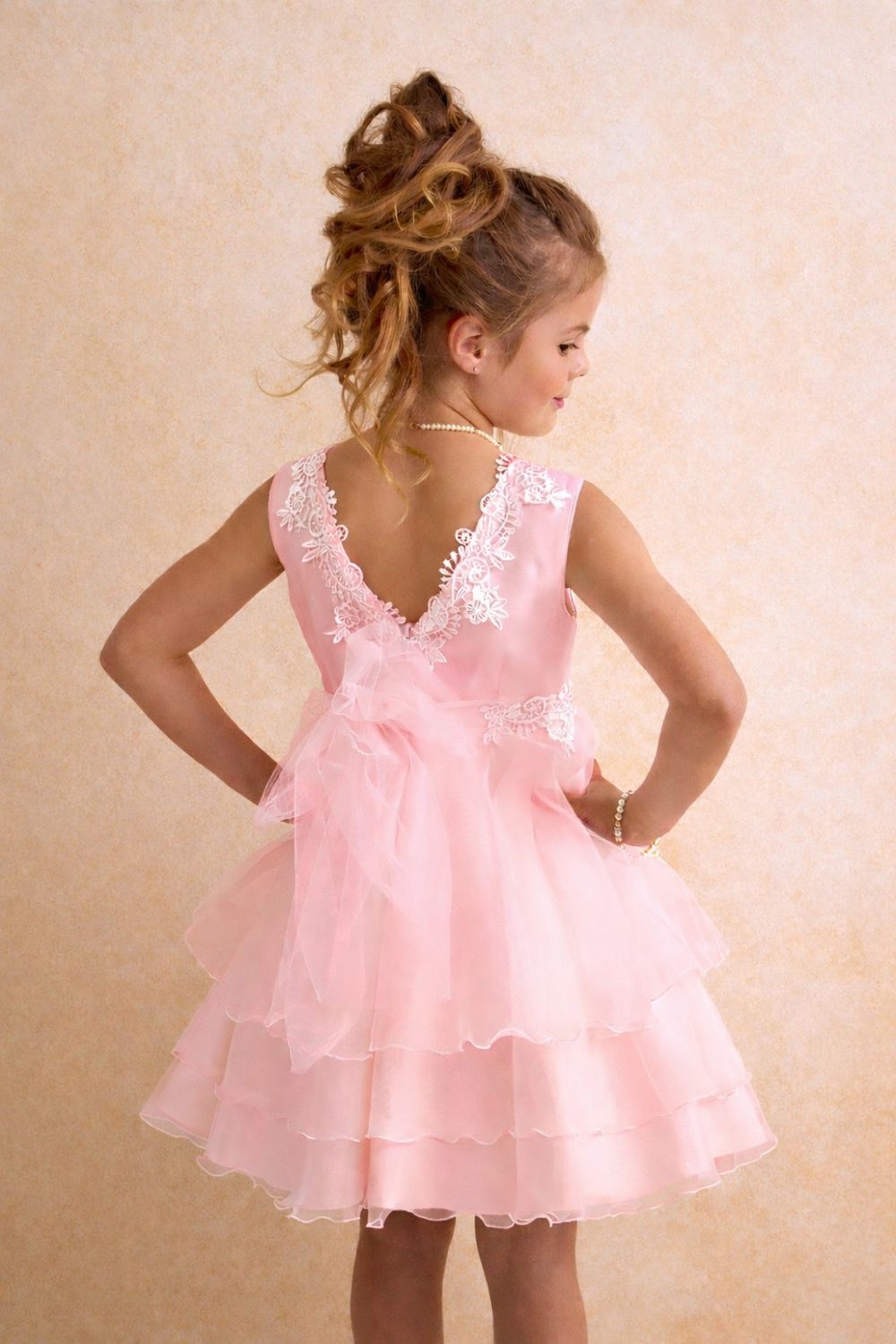 Jurk “Laurie” - roze feestjurk van Miss Leod voor communie, lentefeest, vormsel of huwelijk