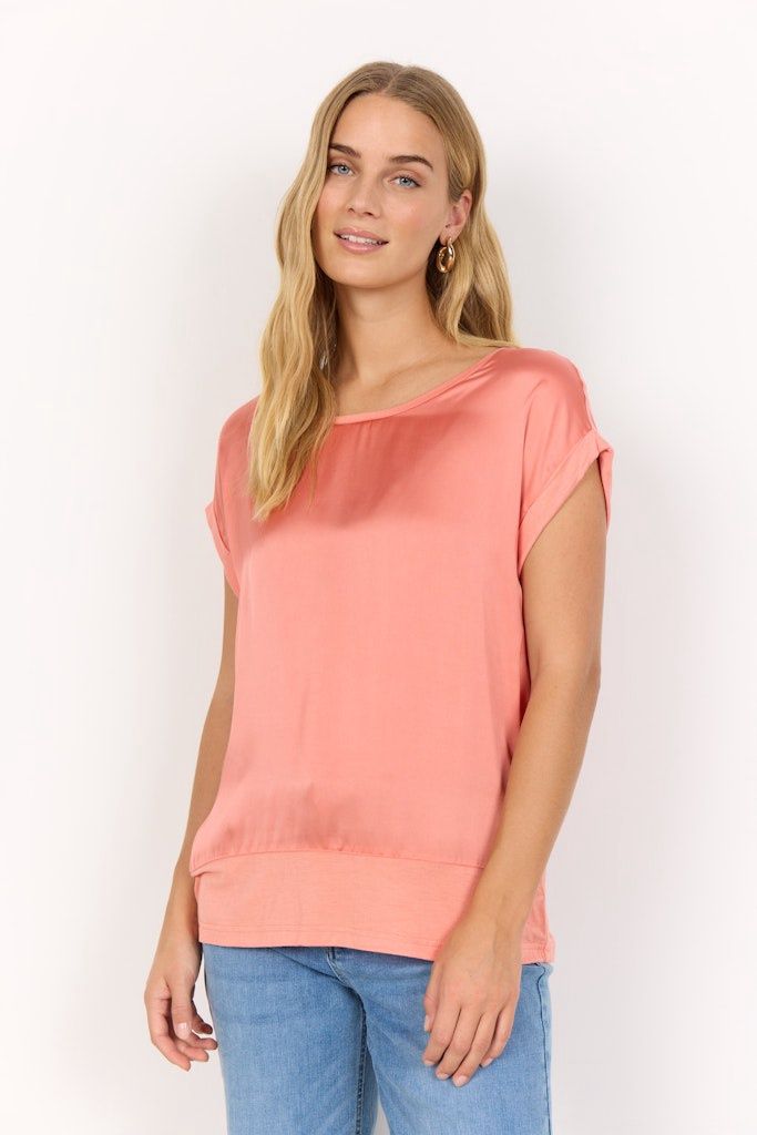 Thilde T-Shirt in Peach Pink