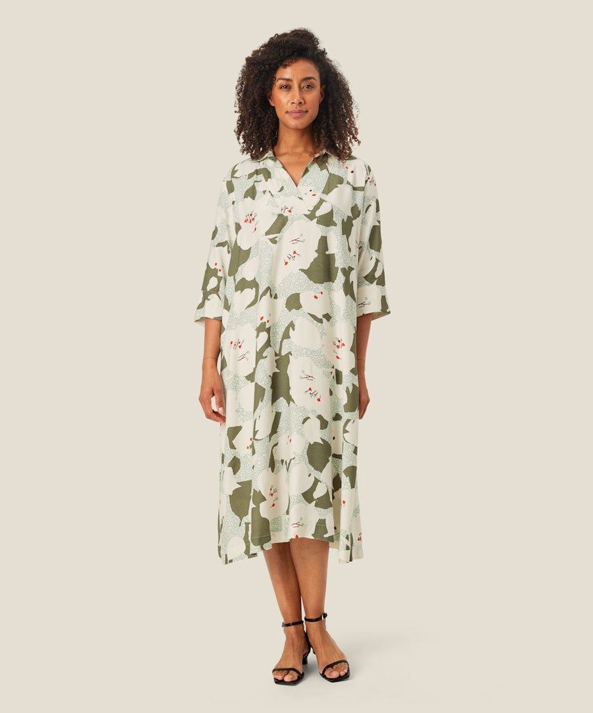 Nikeetos Dress in Frosty Green