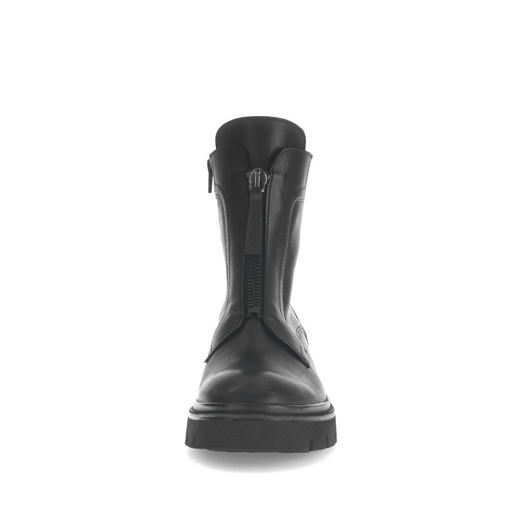 Chelsea Boots with Front Zipper in Black