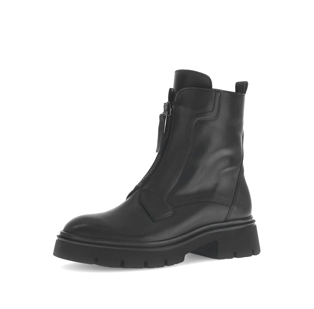 Chelsea Boots with Front Zipper in Black