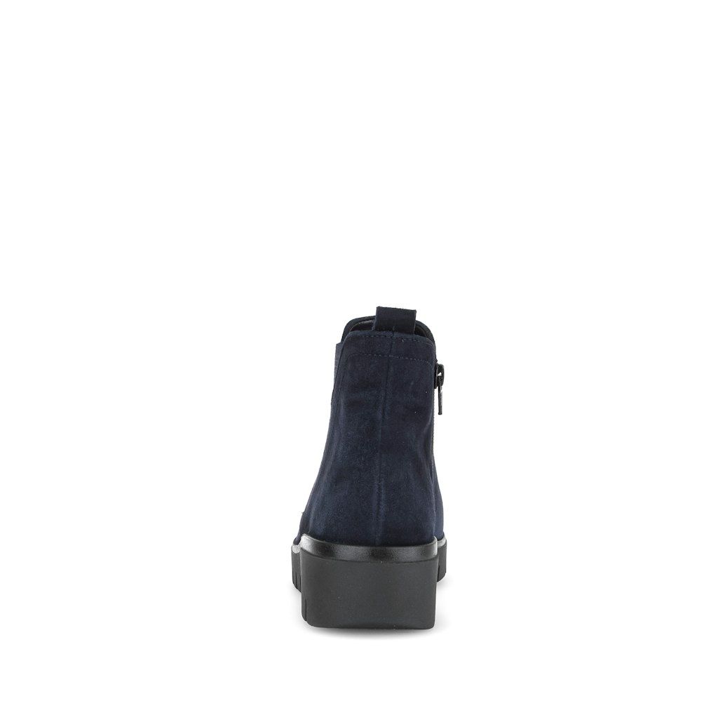 Low Heel Chelsea Boots in Navy
