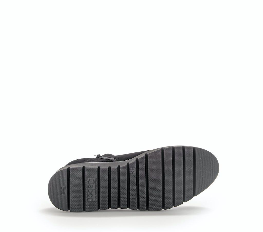 Low Heel Chelsea Boots in Black