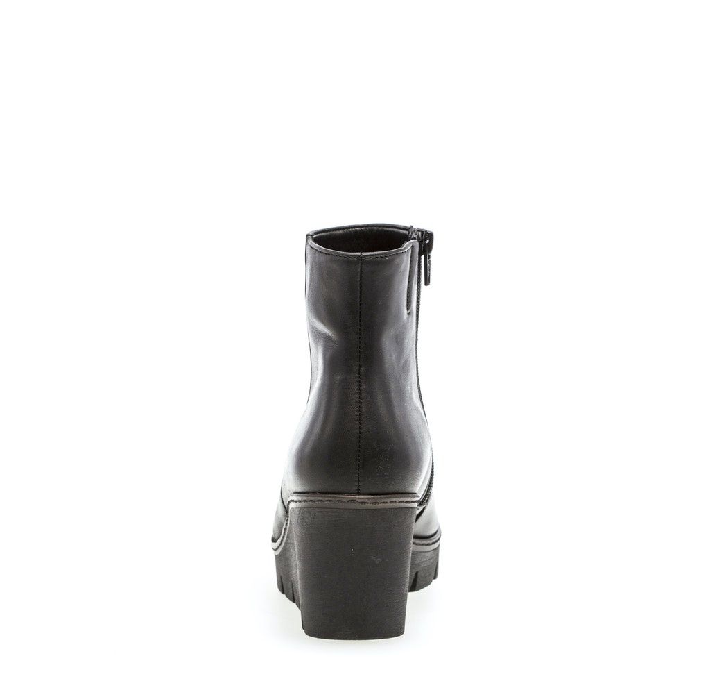Leather Ankle Boots with Zipper in Black