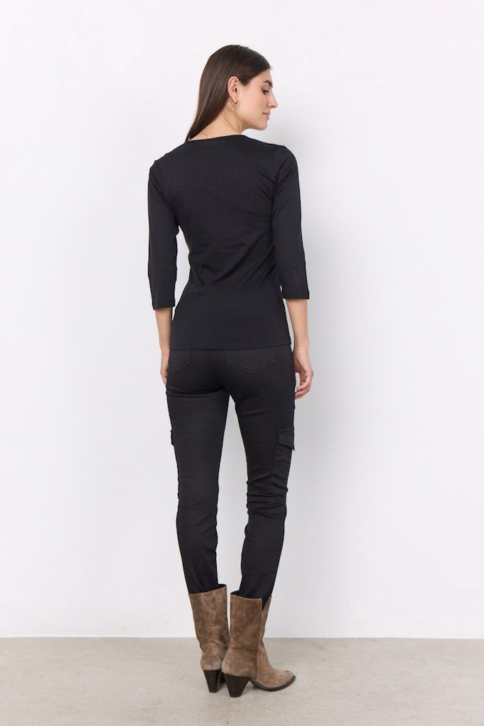 Pylle Stretchy T-Shirt in Black
