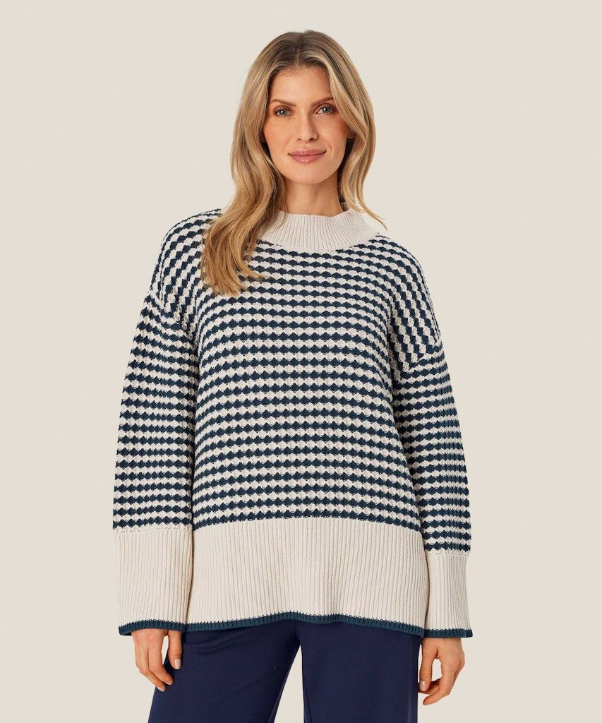 Fallona Long sleeve Top in Mood Indigo