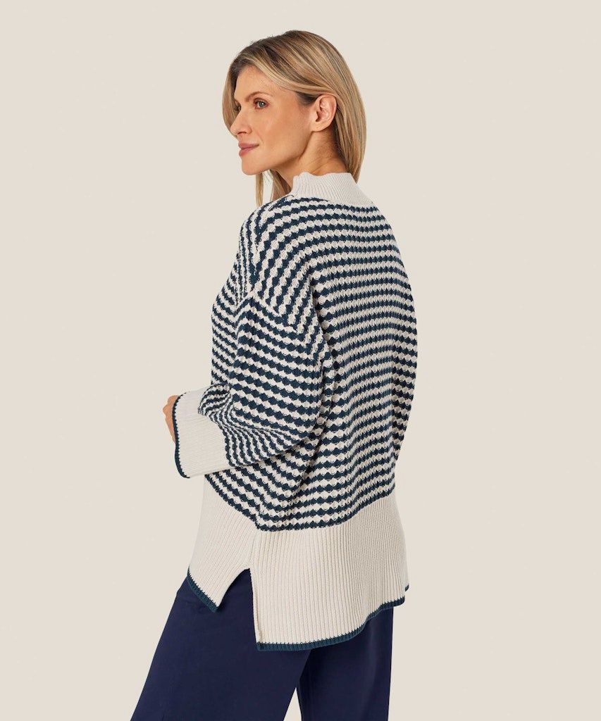 Fallona Long sleeve Top in Mood Indigo