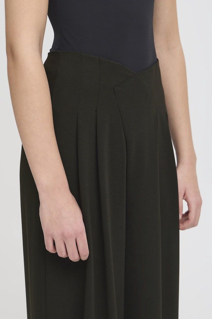 Linta Trousers in Black