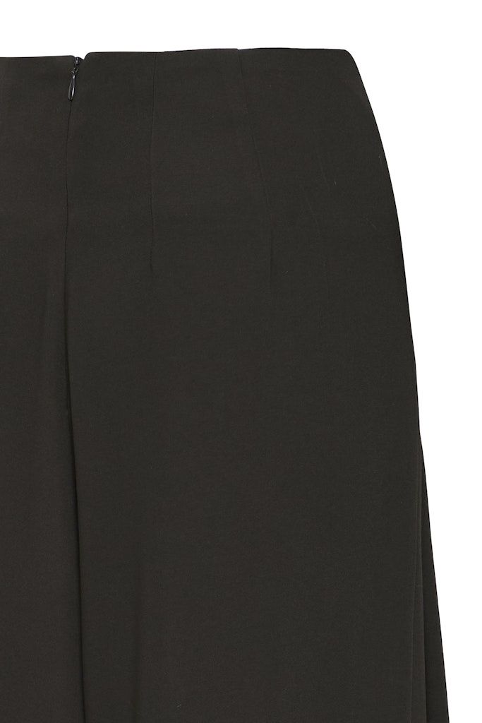 Linta Trousers in Black