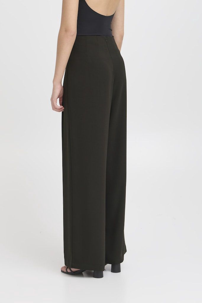 Linta Trousers in Black