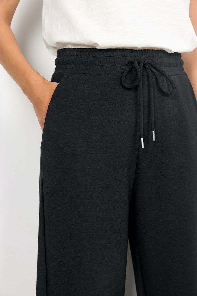 Banu Loose Pants in Black
