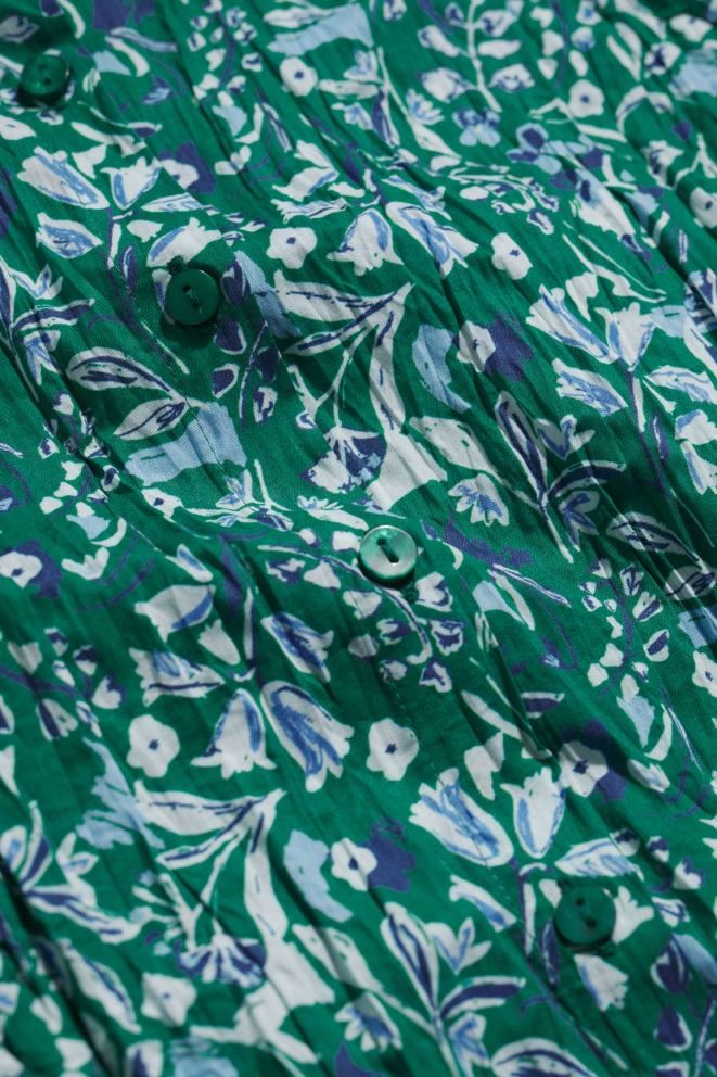 Larissa Shirt in Woodland Floral Dark Stem