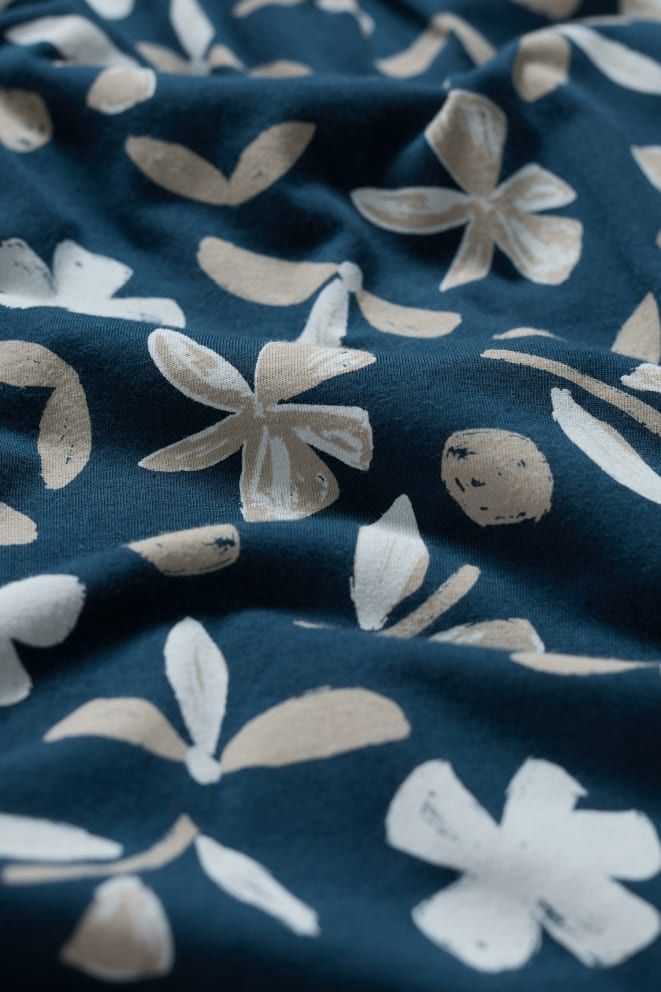 April Dress in Organic Shapes Dark Lugger