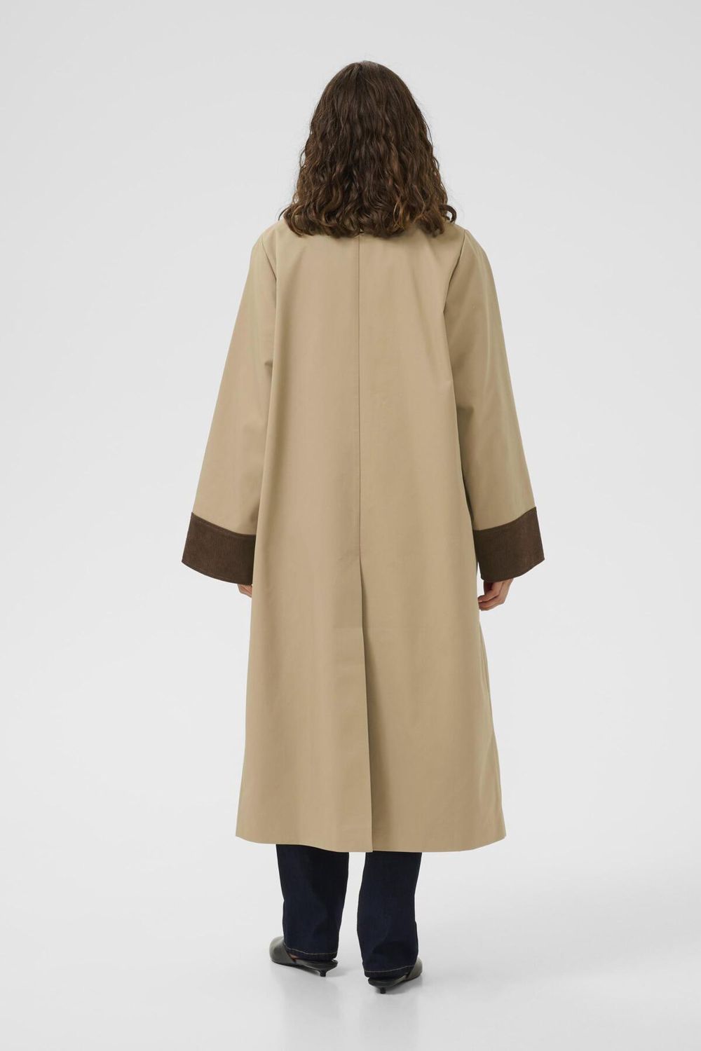 Sasha Trenchcoat in Dune