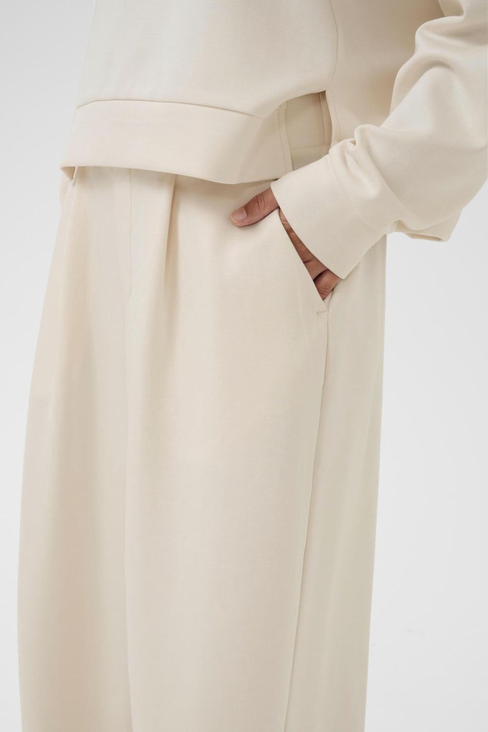 Alyson Chabrina Pants in Whitecap