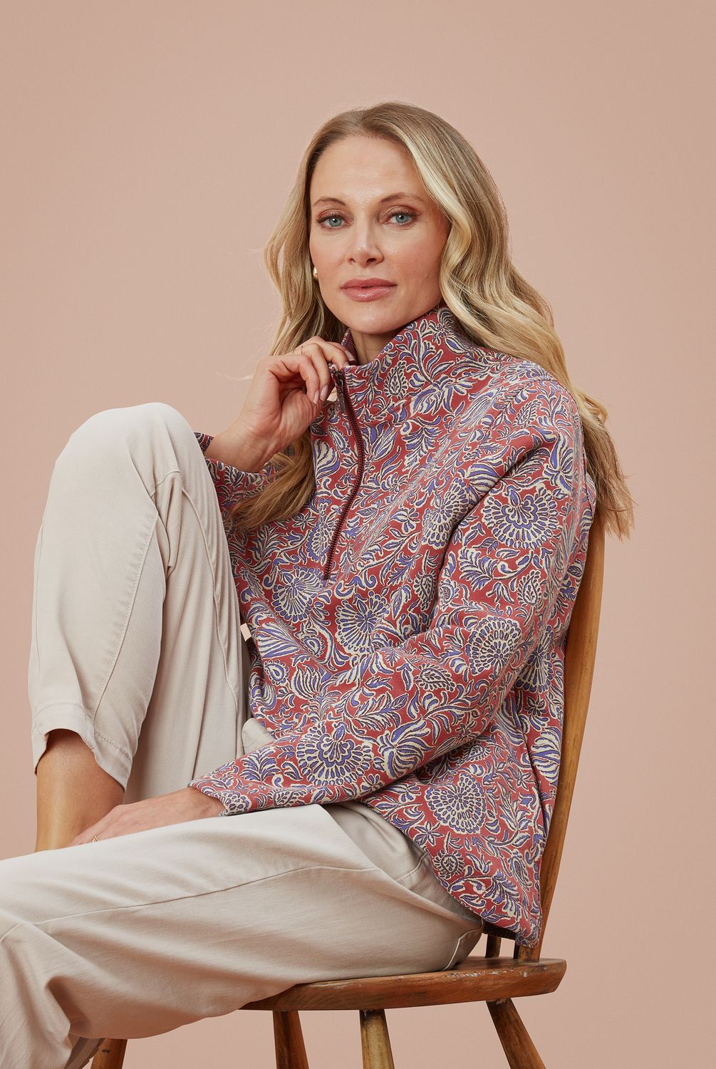 Buttercup Sweatshirt Honeysuckle in Spiced Red