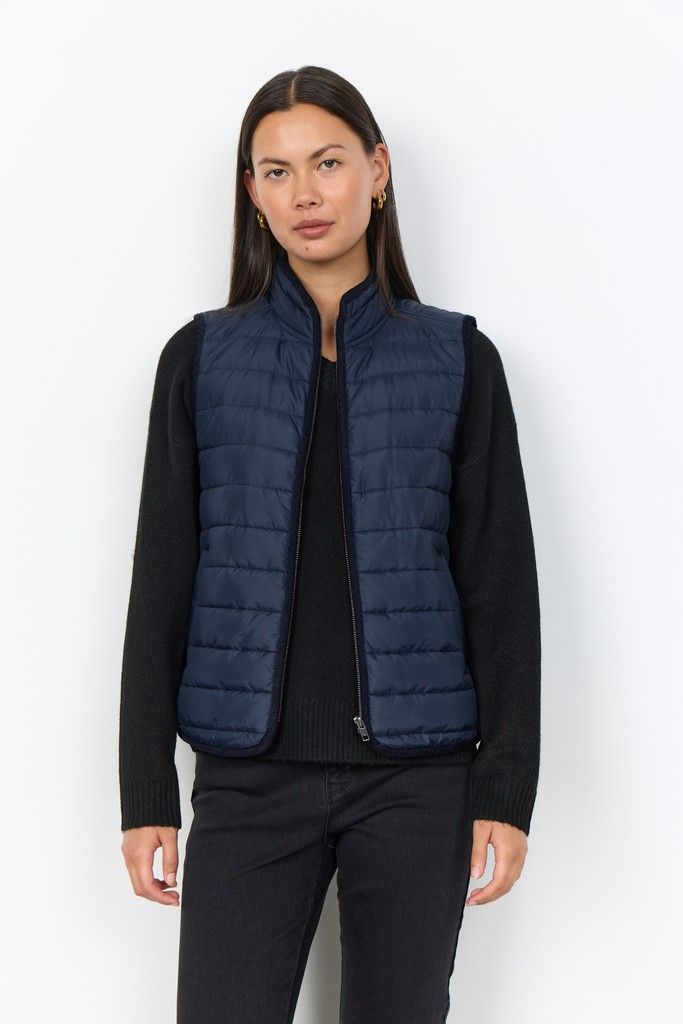 Benete Waistcoat in Navy