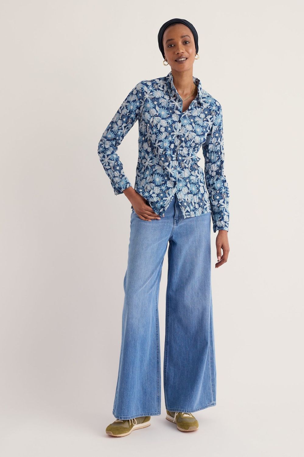 Larissa Shirt in Sketchbook Blooms Marine