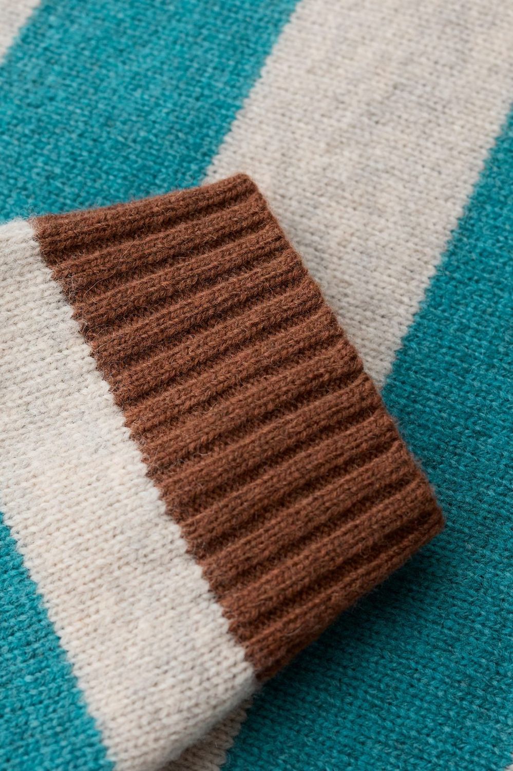 Pinwell Cardigan in Bright Shape Estuary Mix