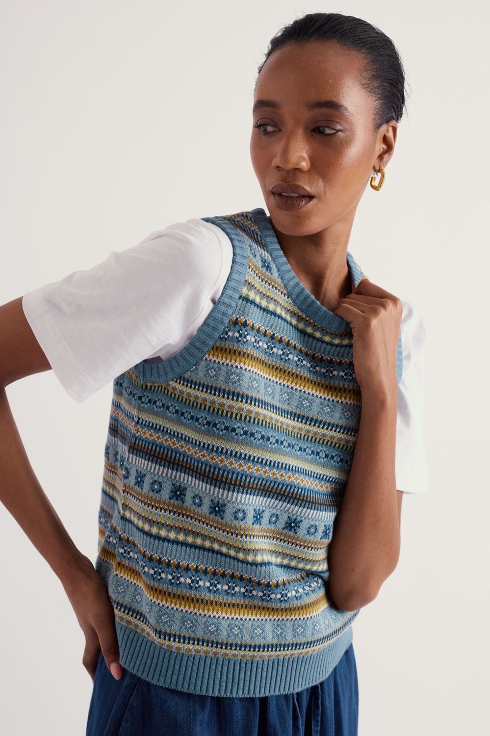 Cove Cottage Vest in Carved Relief Cadet Multi
