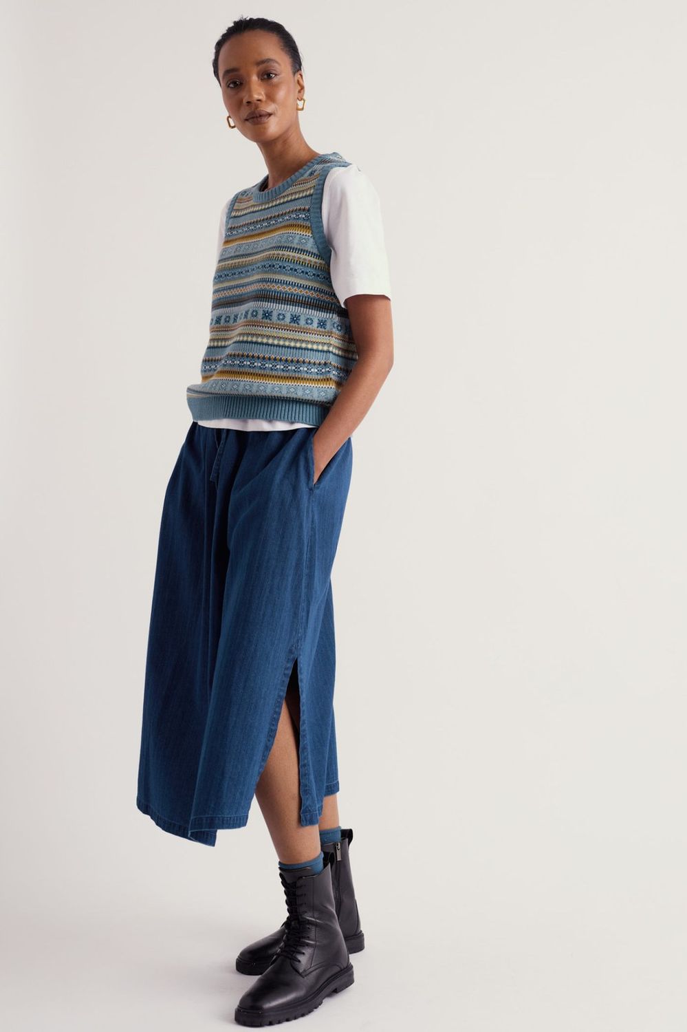 Cove Cottage Vest in Carved Relief Cadet Multi
