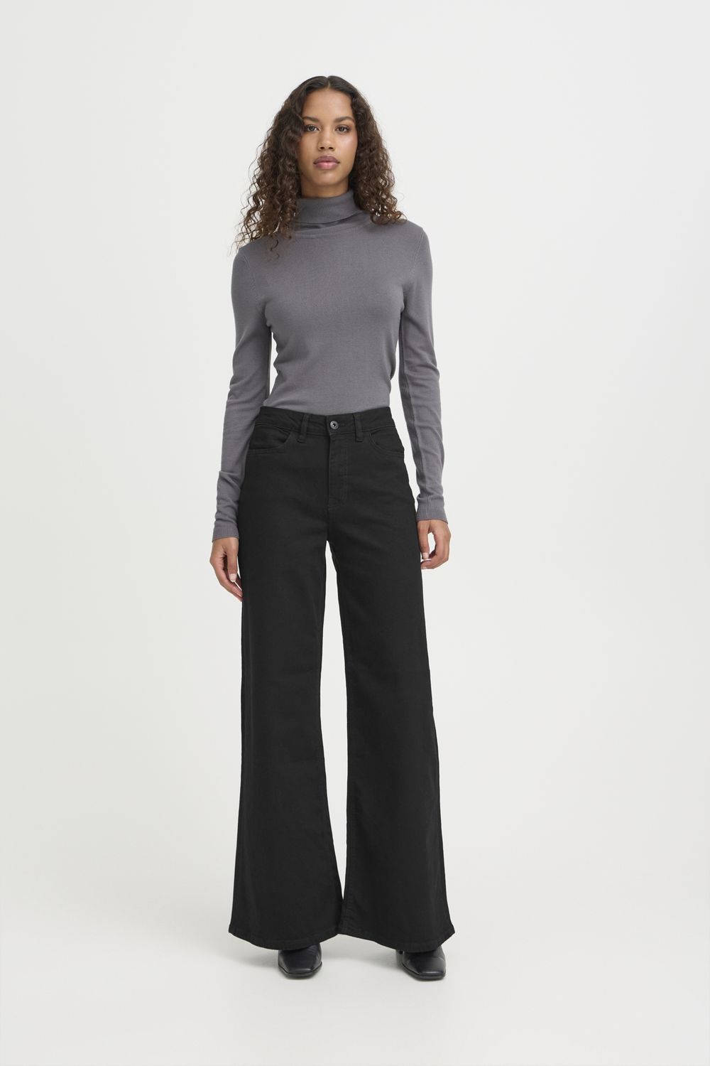 Twiggy Wide Jeans in Black