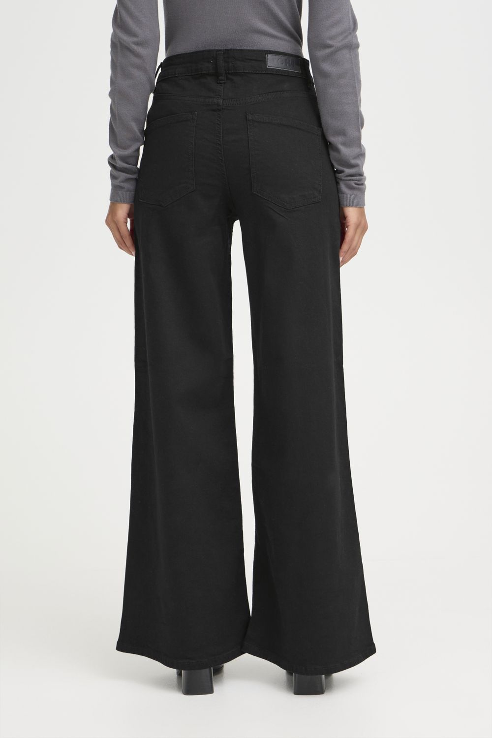 Twiggy Wide Jeans in Black