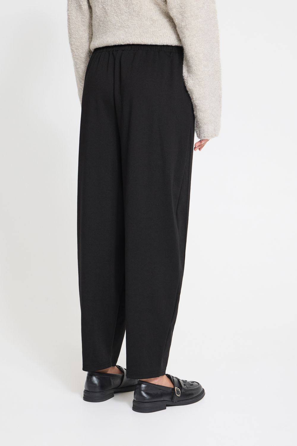 Kate Barrel Trousers in Black