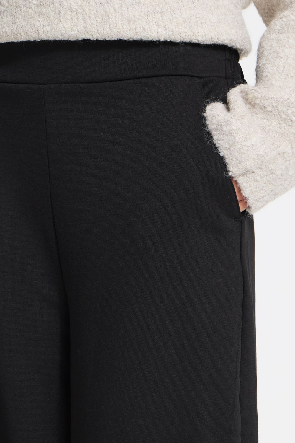 Kate Barrel Trousers in Black
