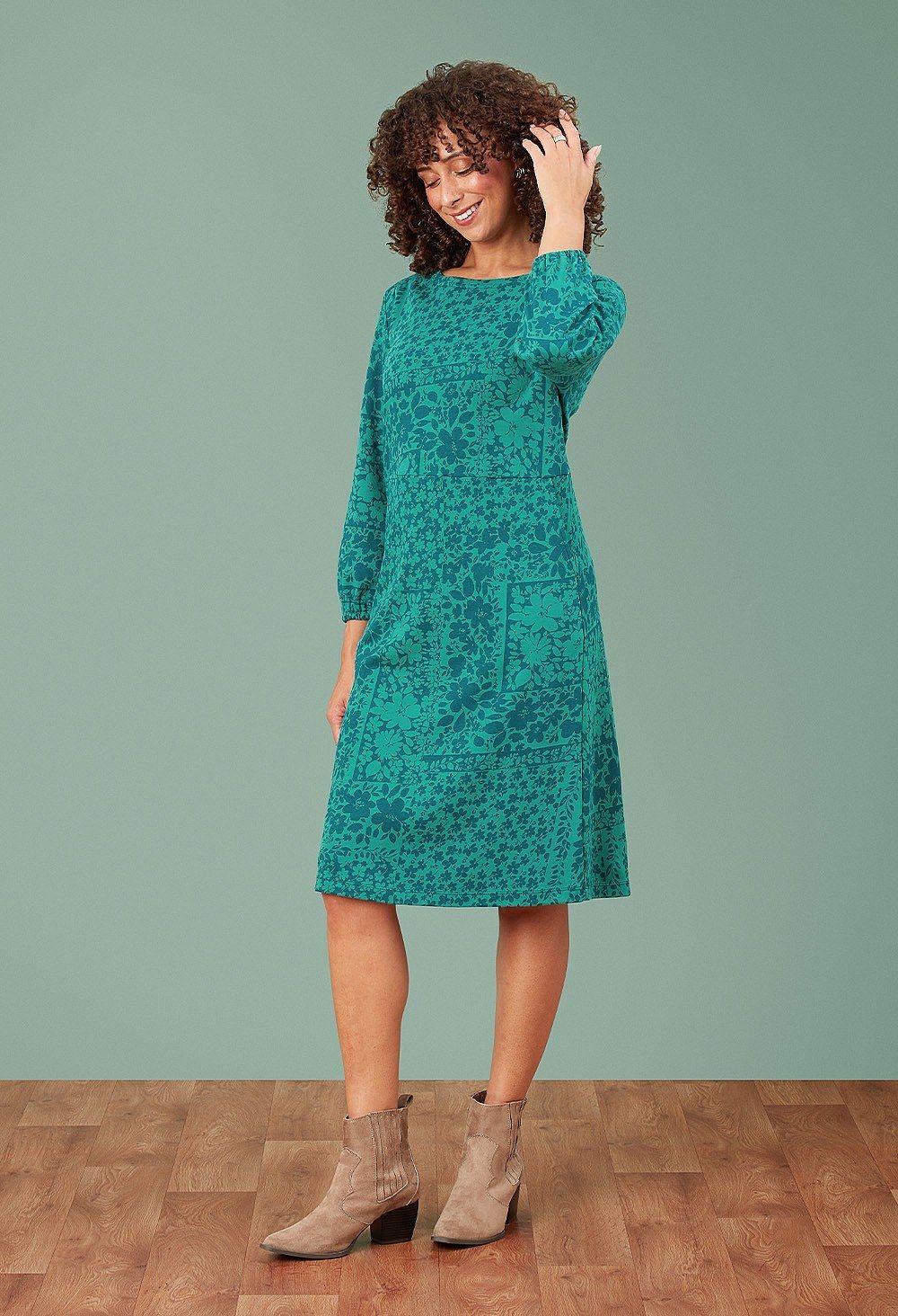 Aluna Dress Carnation Floral in Emerald Mix