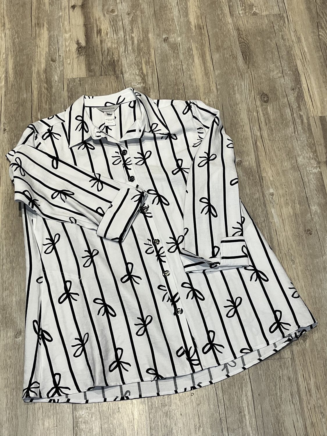 black bow button shirt Small