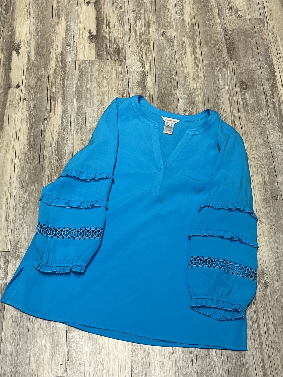 Turquoise ruffle sleeve top M