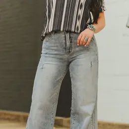 Lt Wash High Rise Jeans, Size: 2
