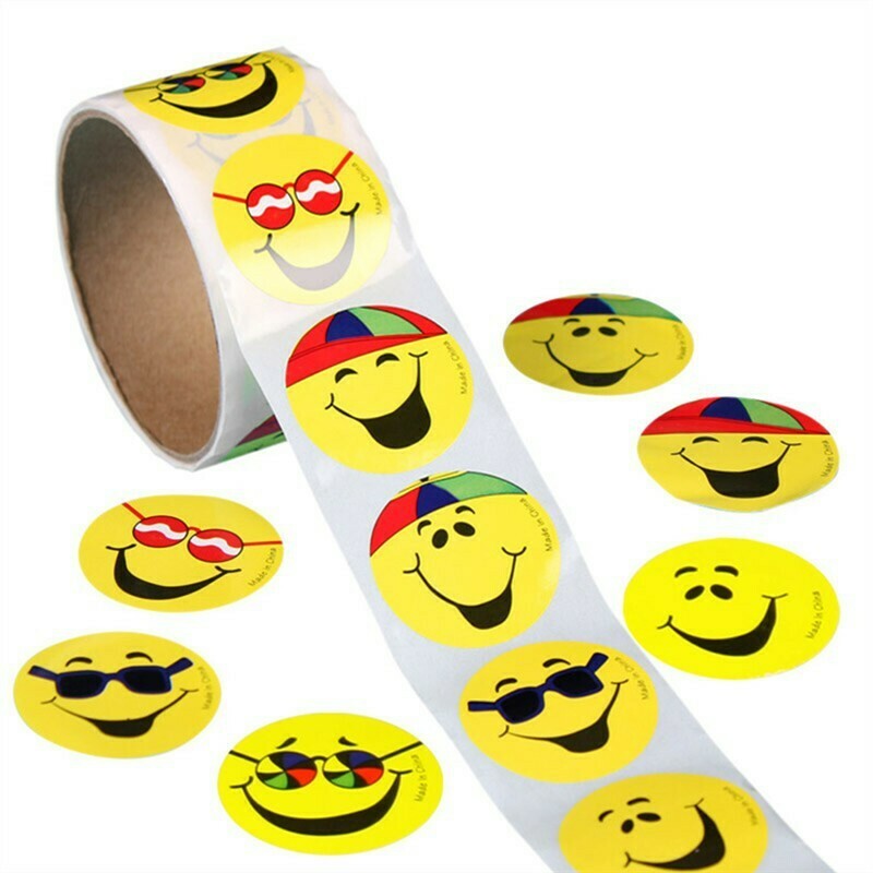 Etiquetas Personalizadas com impressão a cores com forma tamanho máximo 4 cm diâmetro