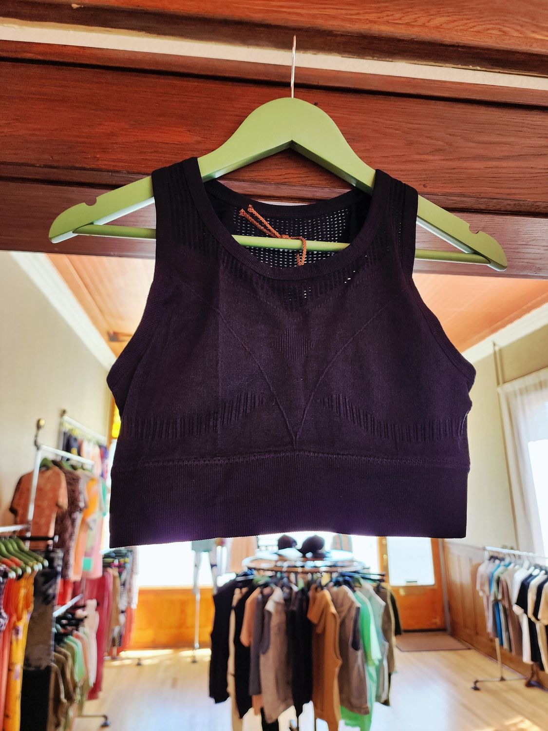 Women&#39;s sports tops