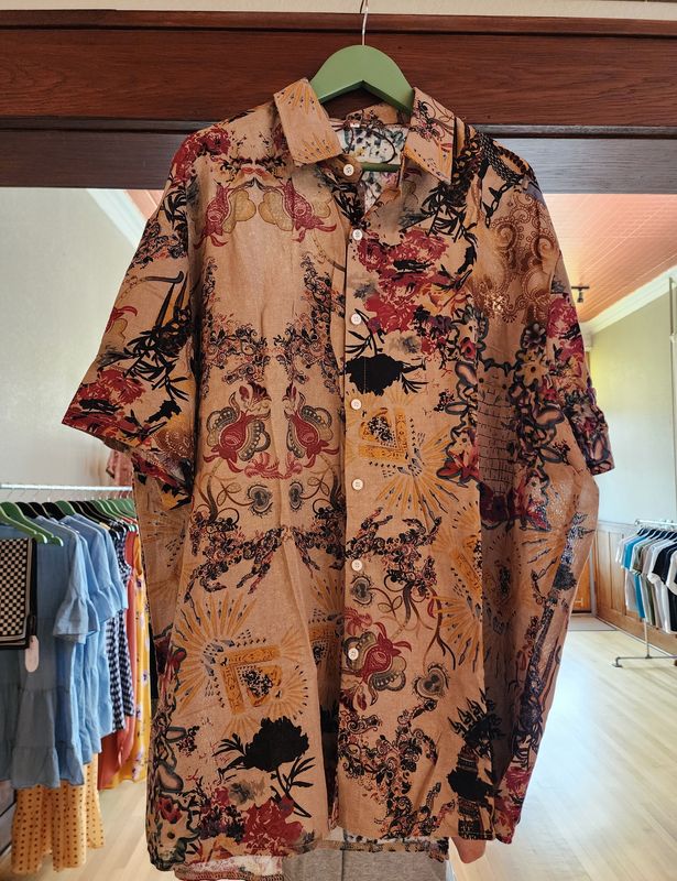 Men&#39;s short sleeve shirt