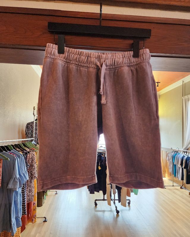 Mineral washed shorts