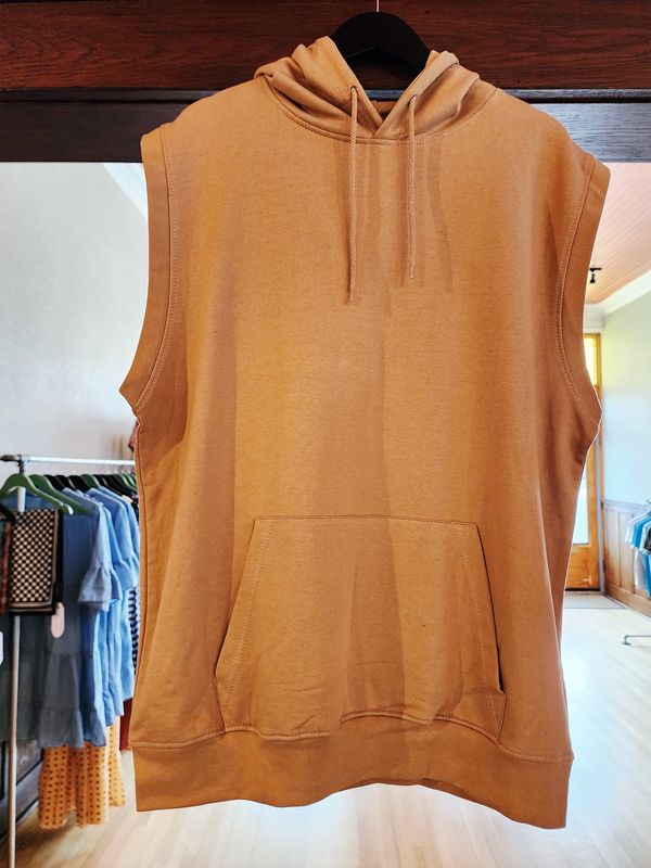Sleeveless hoodie